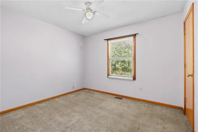 $268,900 | 1124 North Ponca Drive, Independence, MO 64056