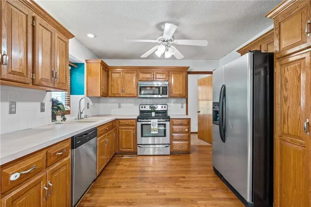 $268,900 | 1124 North Ponca Drive, Independence, MO 64056