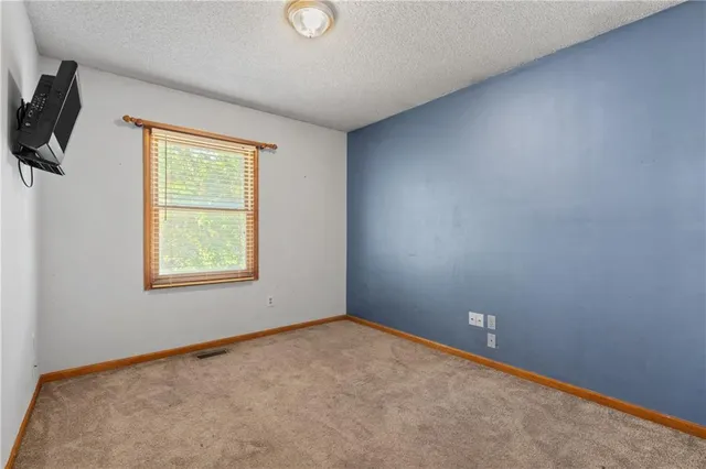 $268,900 | 1124 North Ponca Drive, Independence, MO 64056