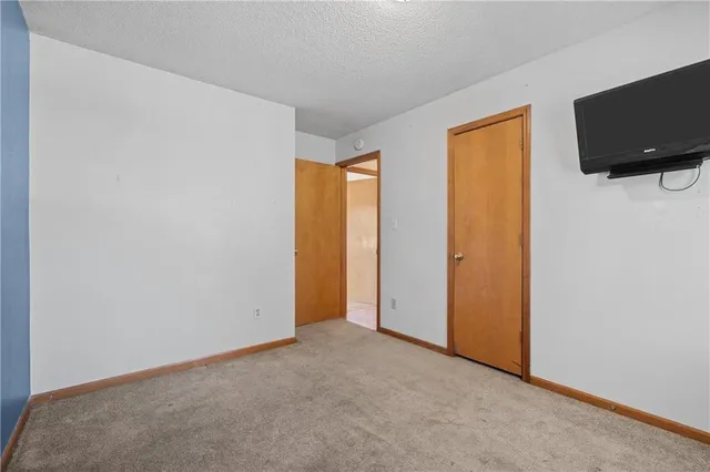 $268,900 | 1124 North Ponca Drive, Independence, MO 64056