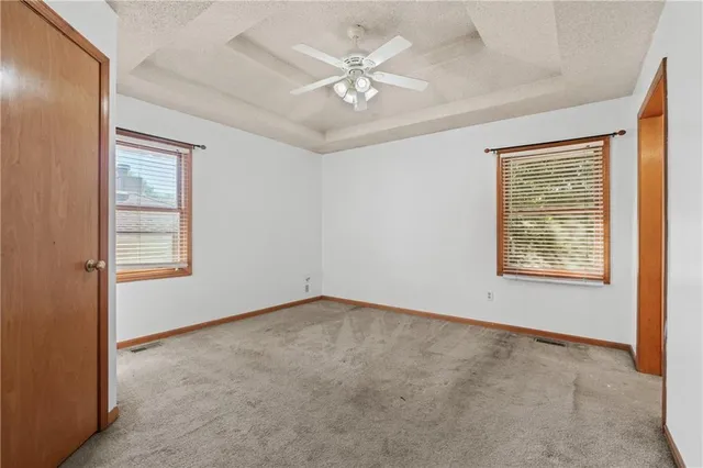 $268,900 | 1124 North Ponca Drive, Independence, MO 64056