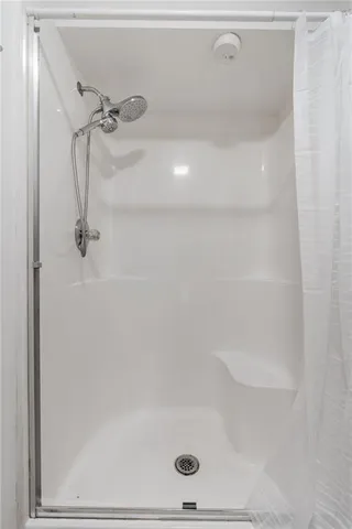 $268,900 | 1124 North Ponca Drive, Independence, MO 64056