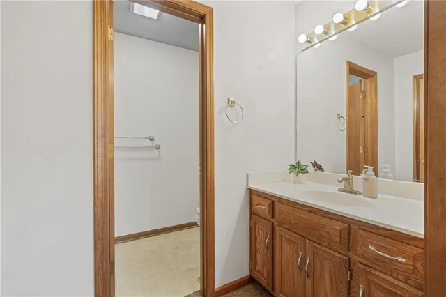 $268,900 | 1124 North Ponca Drive, Independence, MO 64056