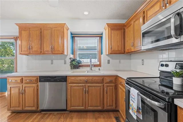 $268,900 | 1124 North Ponca Drive, Independence, MO 64056