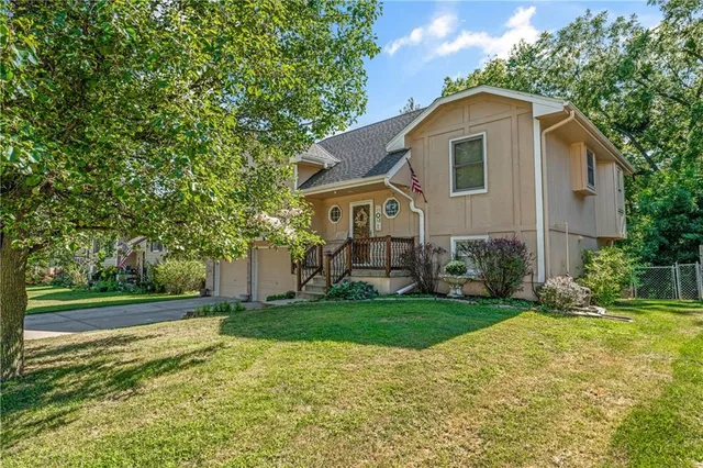 $268,900 | 1124 North Ponca Drive, Independence, MO 64056