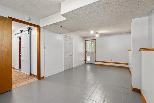 $268,900 | 1124 North Ponca Drive, Independence, MO 64056