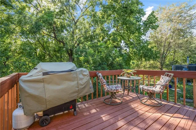 $268,900 | 1124 North Ponca Drive, Independence, MO 64056