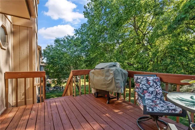 $268,900 | 1124 North Ponca Drive, Independence, MO 64056