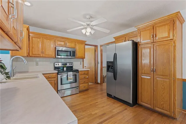 $268,900 | 1124 North Ponca Drive, Independence, MO 64056