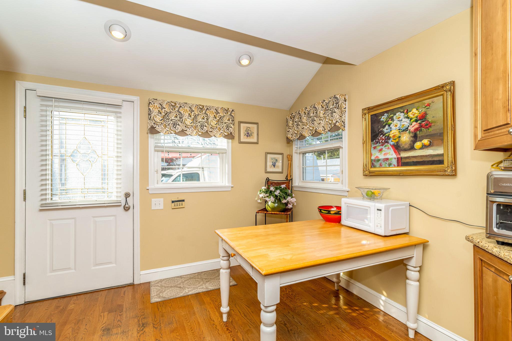 476 Prospect Road Springfield, PA 19064 - Photo 24 of 52 nook/mud room leads to driveway