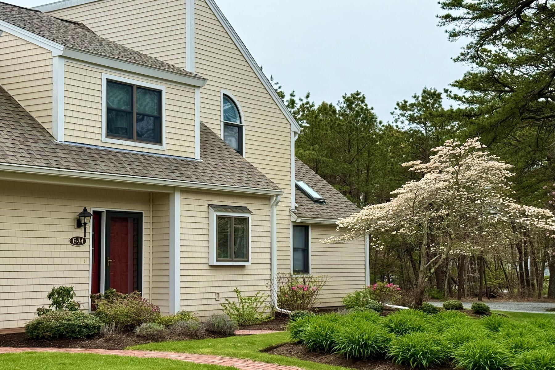 34 Shellback Way, Unit E Mashpee, MA 02649 - Photo 3 of 30 IMG_0914