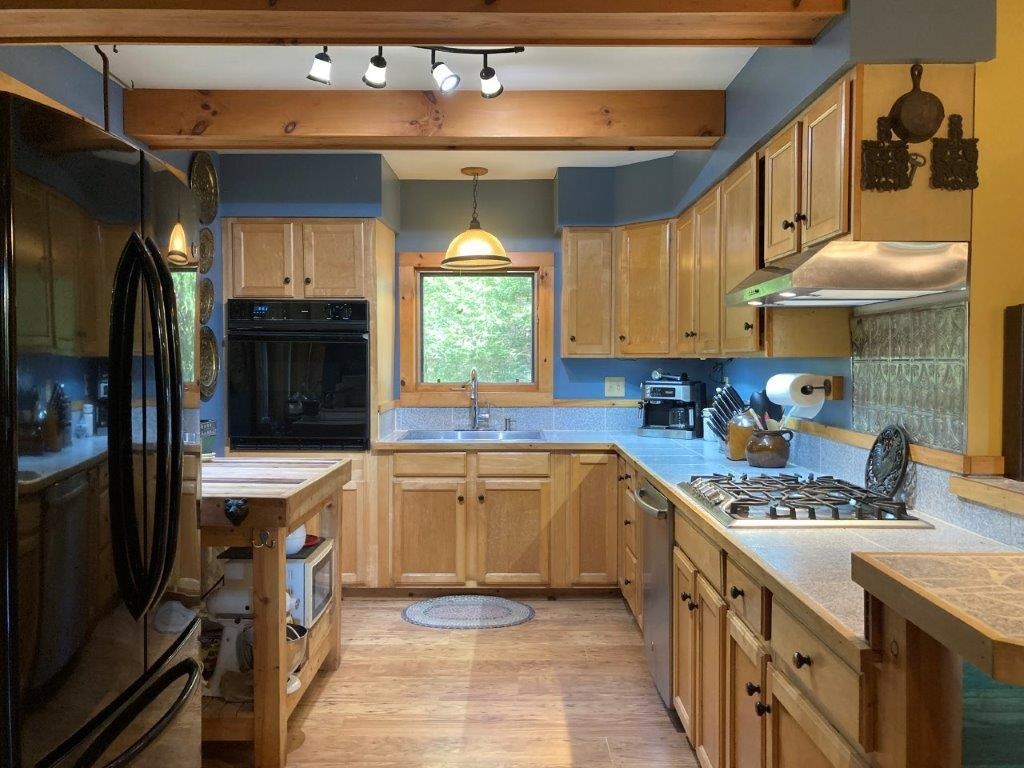 685 S Road Canaan, NH 03741 - Photo 5 of 60