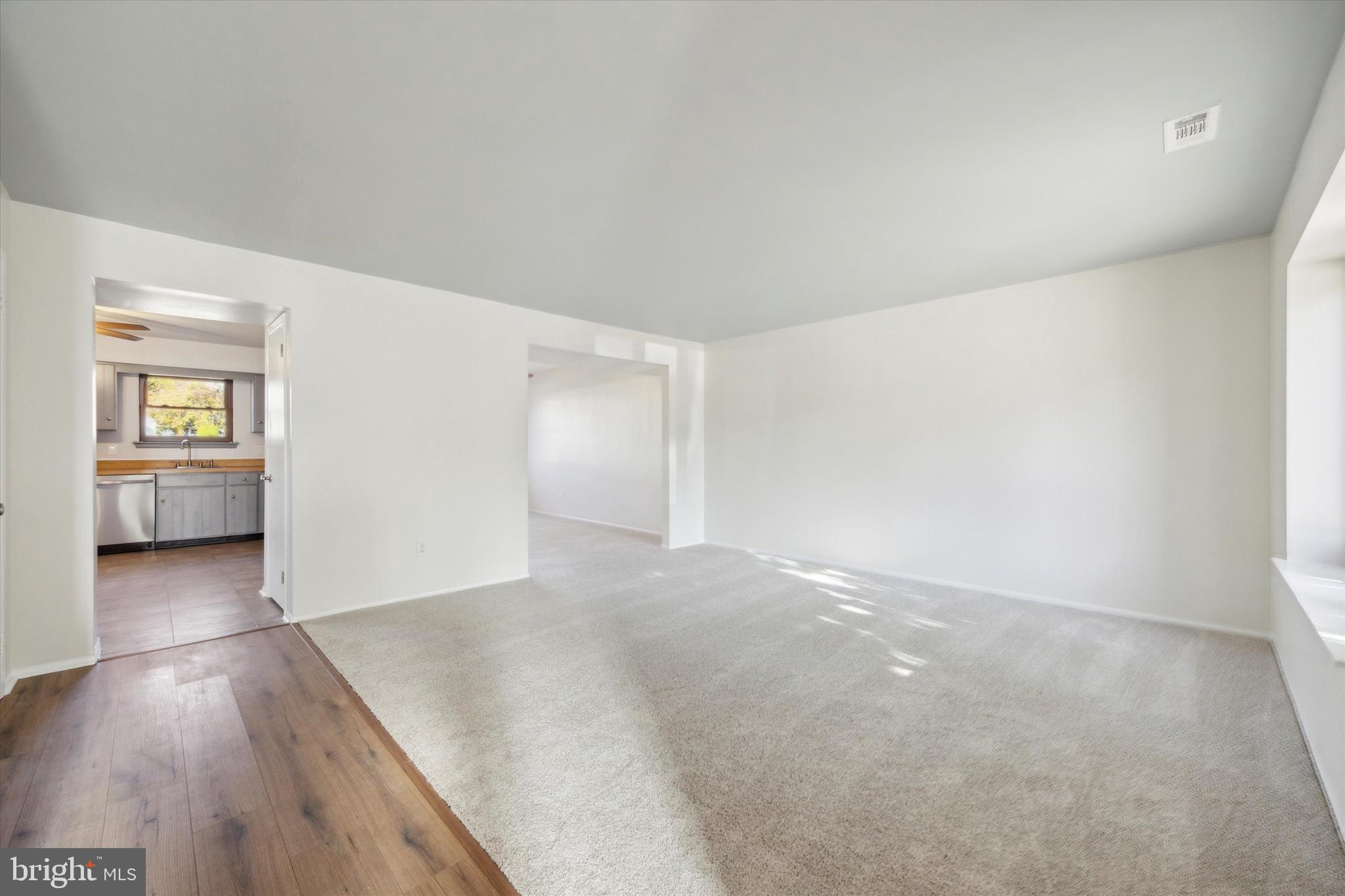 9 Heron Place Clementon, NJ 08021 - Photo 2 of 15