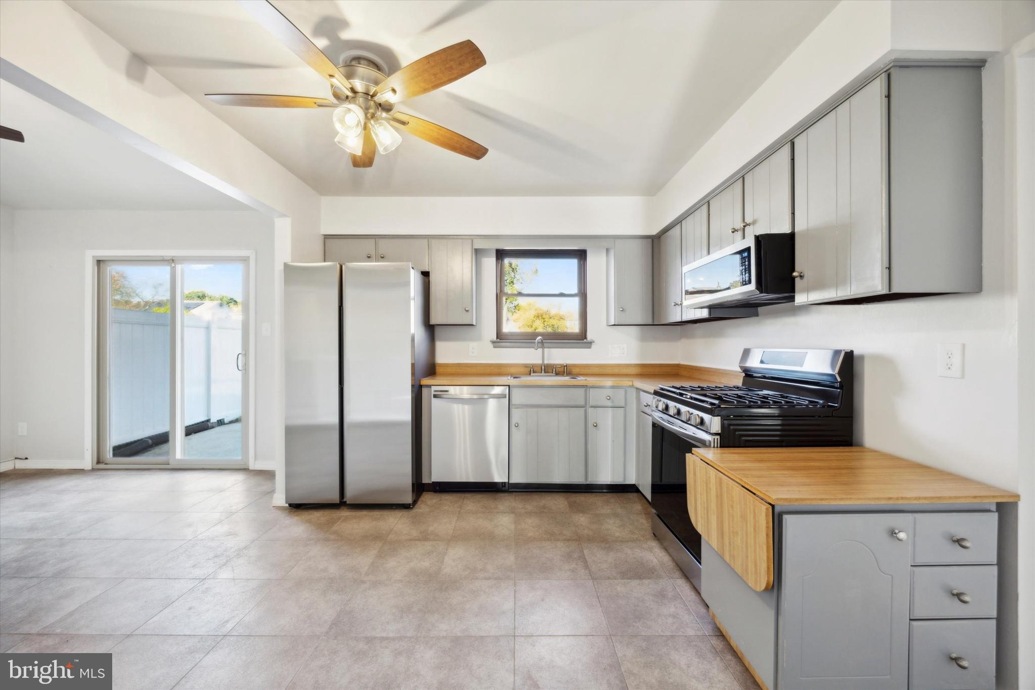 9 Heron Place Clementon, NJ 08021 - Photo 5 of 15