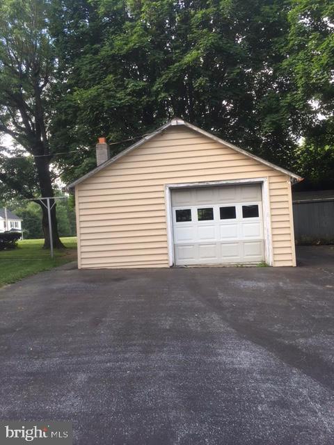 1004 Pine Hill Road Lititz, PA 17543 - Photo 4 of 5