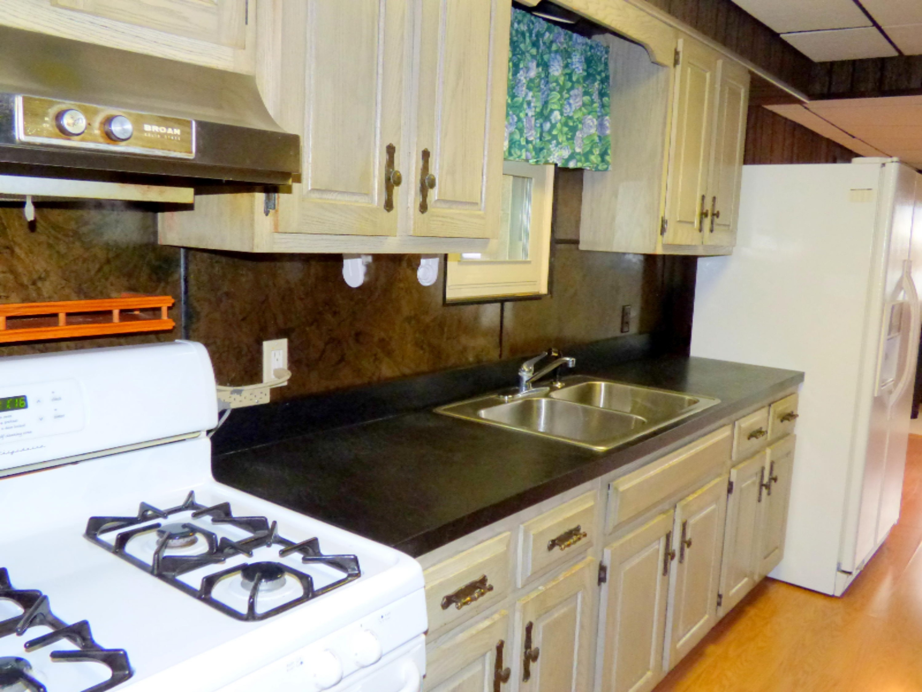 16267 Oak Street Decatur, MI 49045 - Photo 4 of 31 P1050419