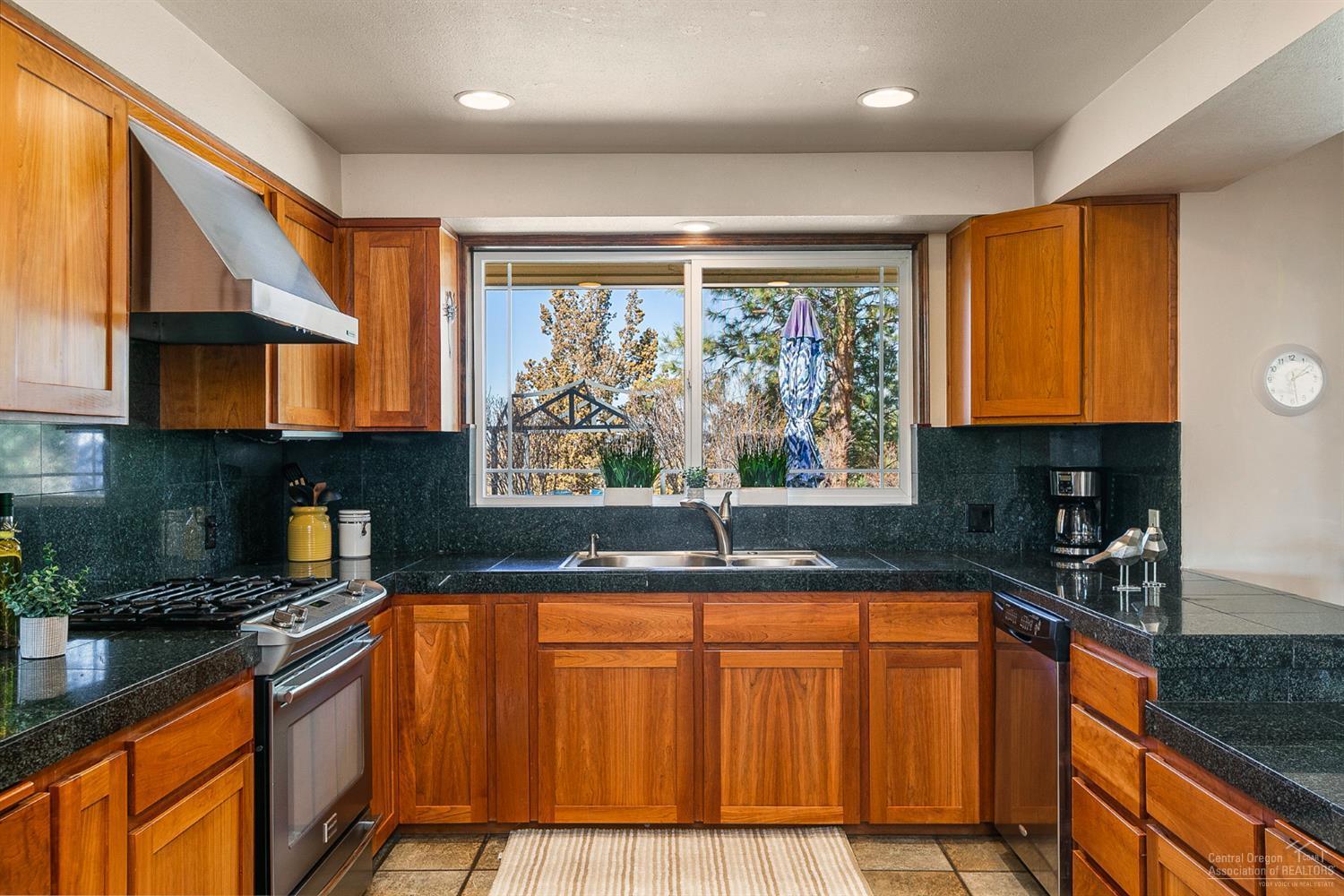61707 Ward Road Bend, OR 97702 - Photo 13 of 25 Additional Photo