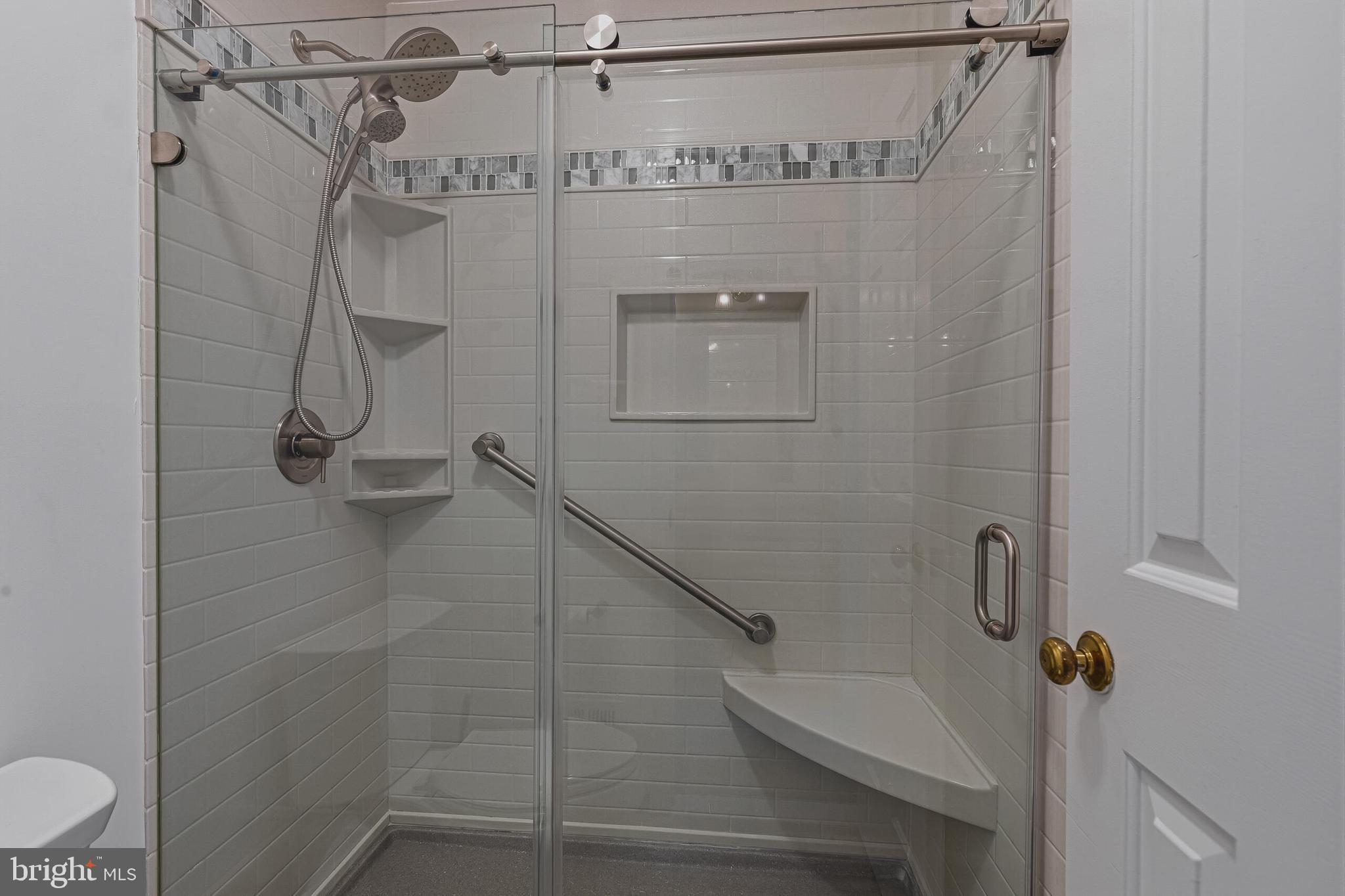 8144 Cliffview Avenue Springfield, VA 22153 - Photo 25 of 37