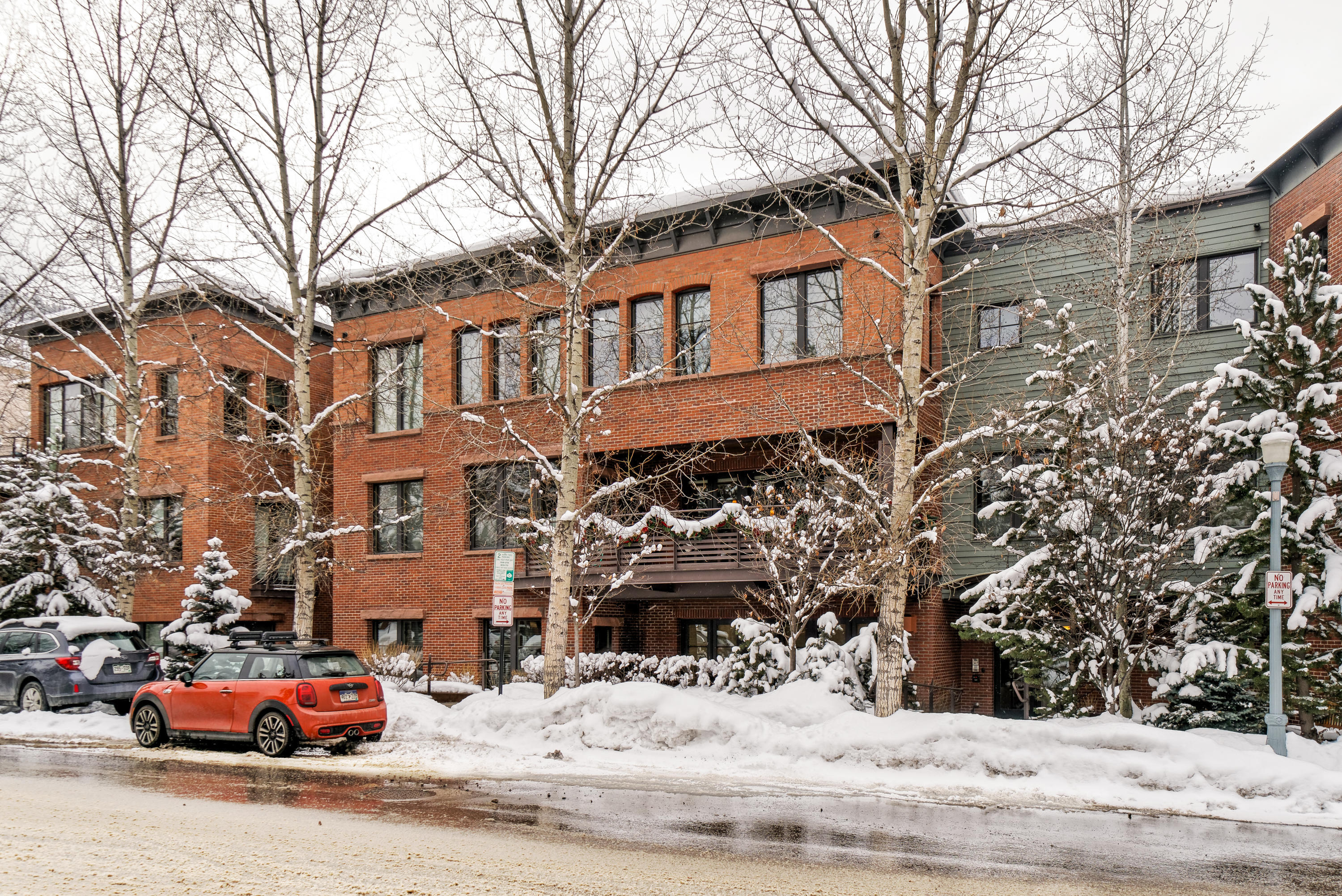 101 North Spring Street, Unit 102 Aspen, CO 81611 - Photo 20 of 21 101NSpring#102_HiRes_012320_01