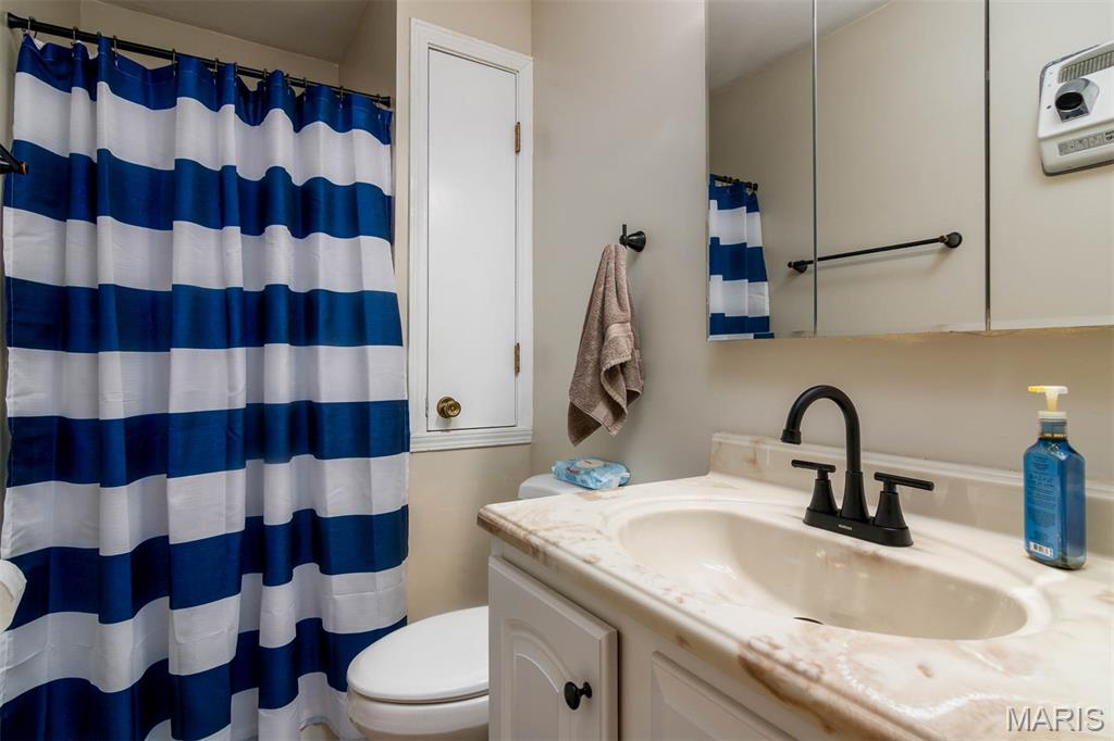 345 Valley View Carlyle, IL 62231 - Photo 17 of 54