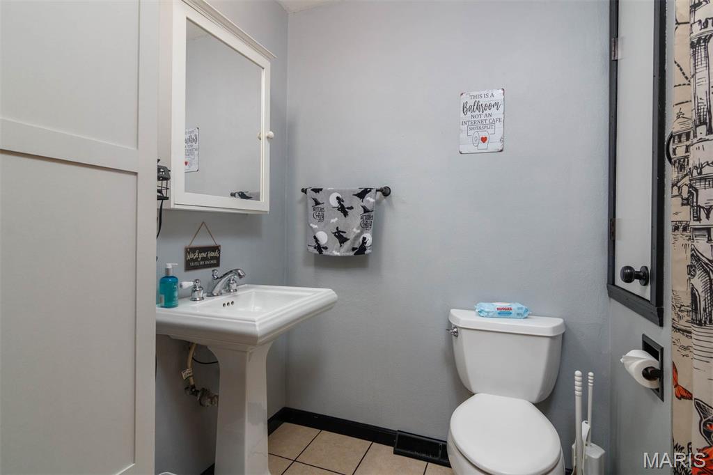 345 Valley View Carlyle, IL 62231 - Photo 20 of 54