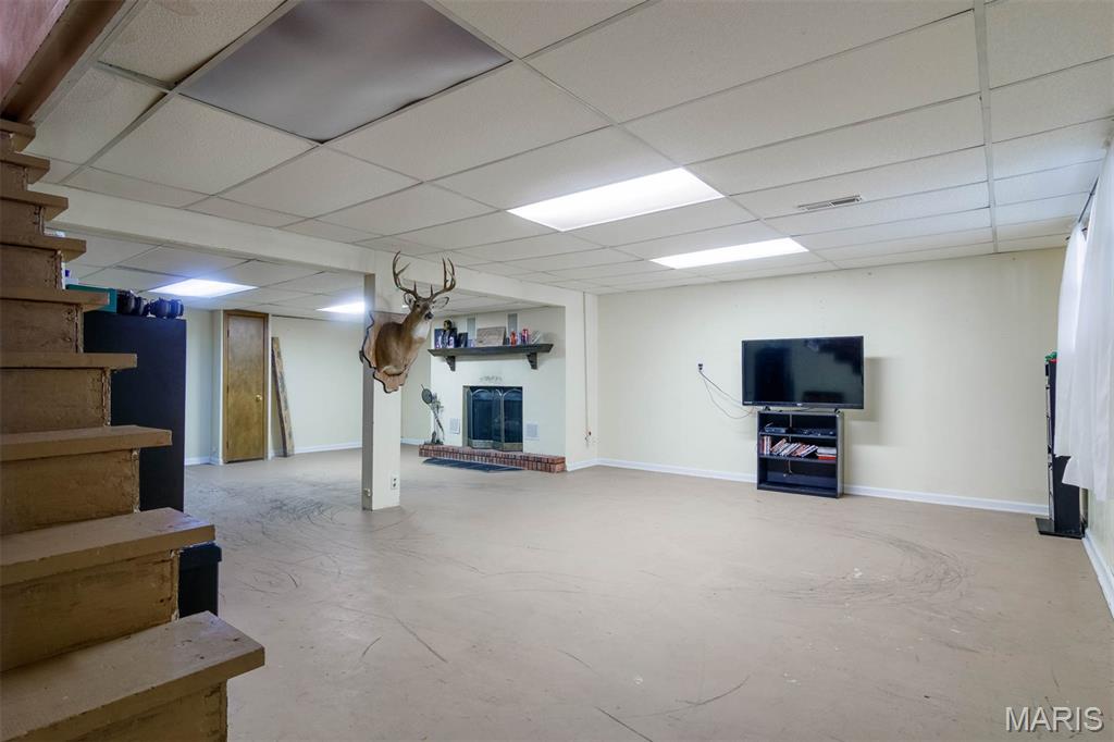 345 Valley View Carlyle, IL 62231 - Photo 23 of 54