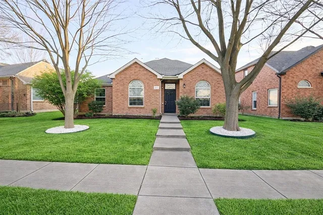 $2,295 | 7189 Waterlily Lane, Frisco, TX 75033