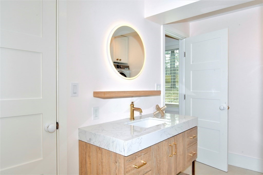 2 Beal's Cove Road, Unit B Hingham, MA 02043 - Photo 17 of 28 Gallery Image 17