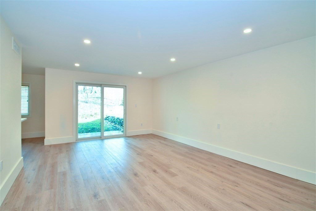2 Beal's Cove Road, Unit B Hingham, MA 02043 - Photo 3 of 28 Gallery Image 3