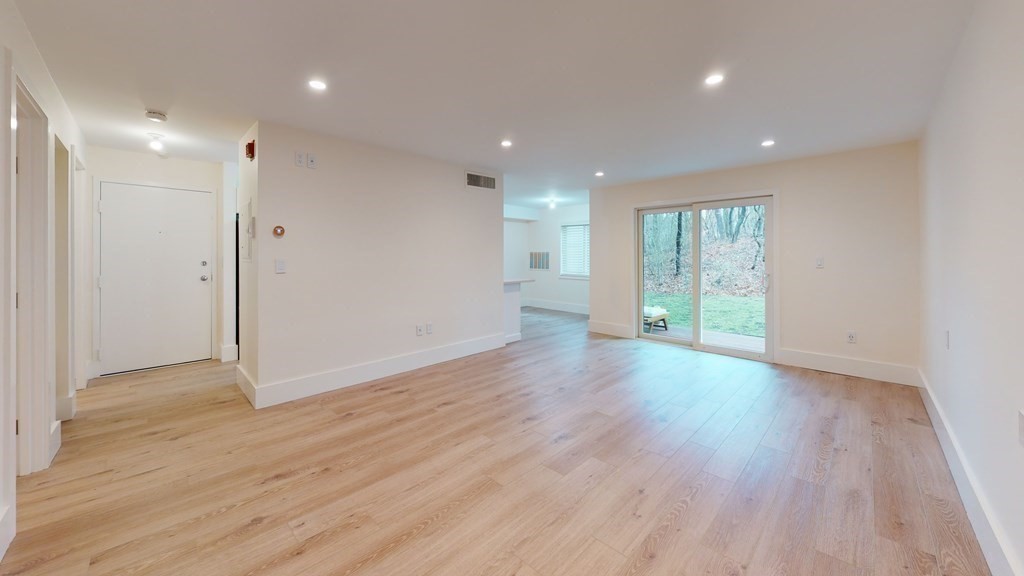 2 Beal's Cove Road, Unit B Hingham, MA 02043 - Photo 4 of 28 Gallery Image 4