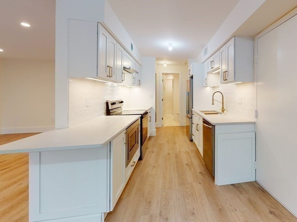 2 Beal's Cove Road, Unit B Hingham, MA 02043 - Photo 7 of 28 Gallery Image 7