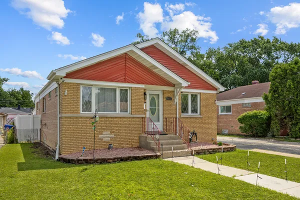 $3,000 | 8833 Tulley Avenue, Oak Lawn, IL 60453