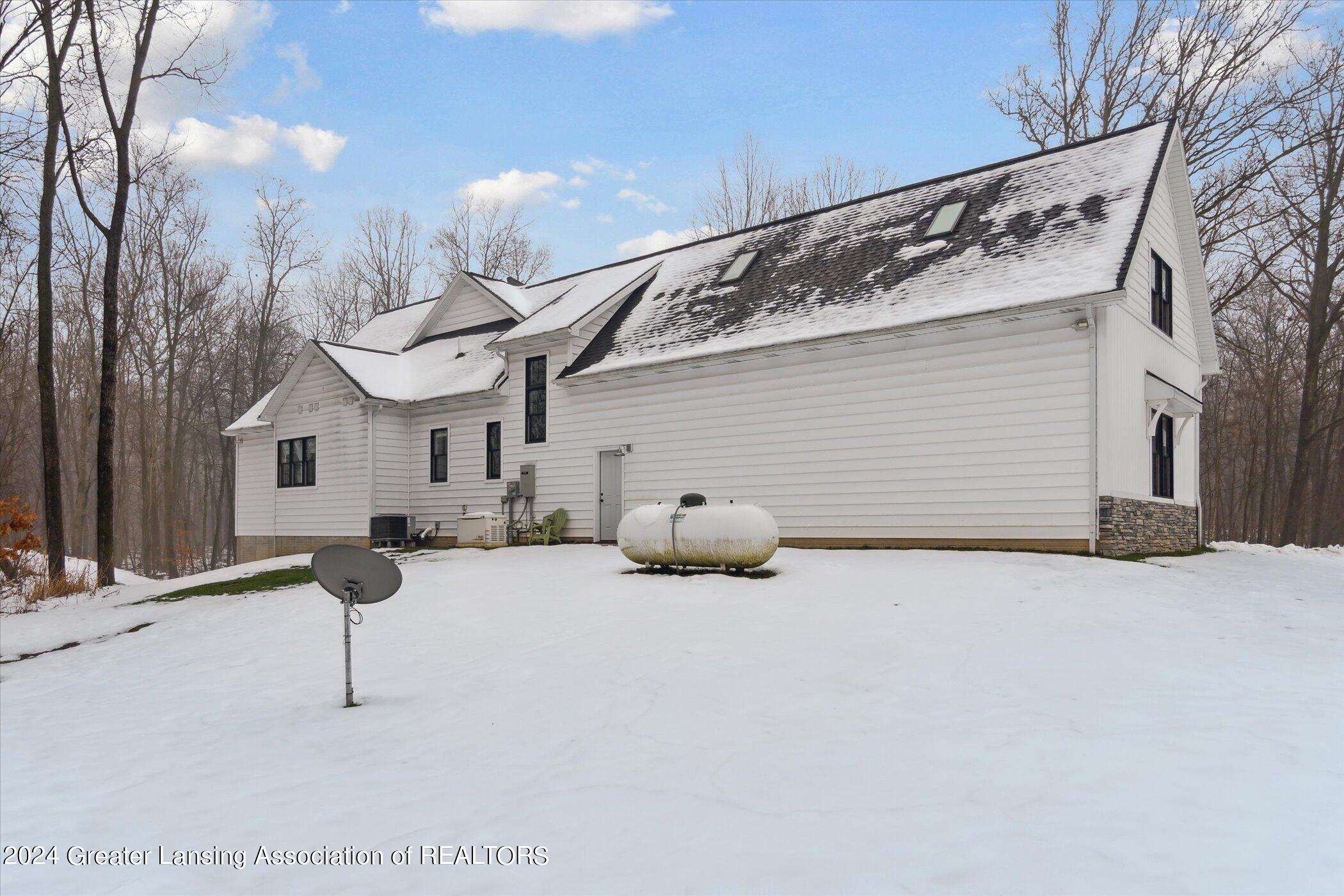 4401 West Lansing Road Perry, MI 48872 - Photo 52 of 70 64-4401-Lansing-Rd-Perry-MI-48872-Window