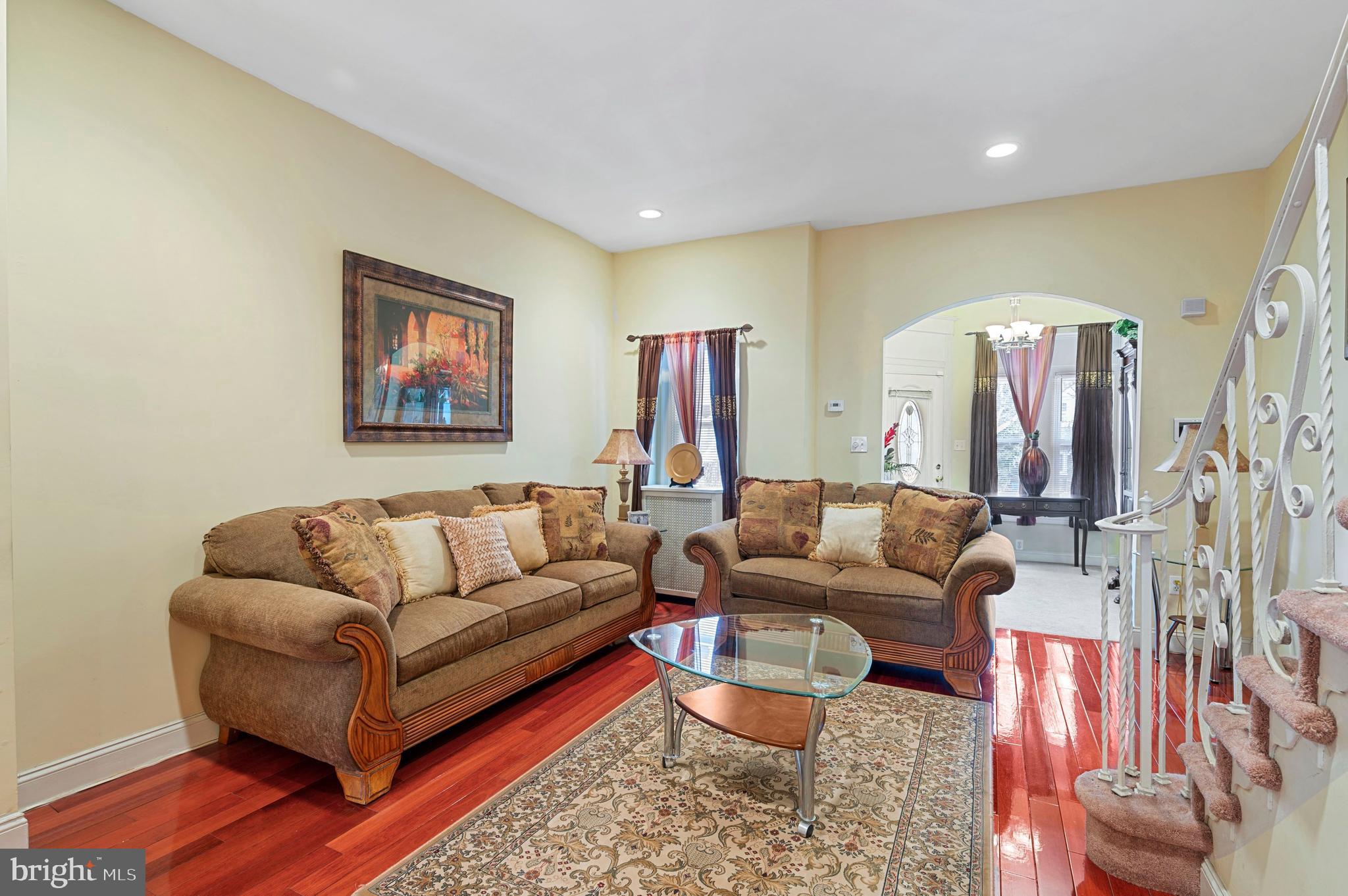447 Vernon Road Philadelphia, PA 19119 - Photo 5 of 25 Living Room