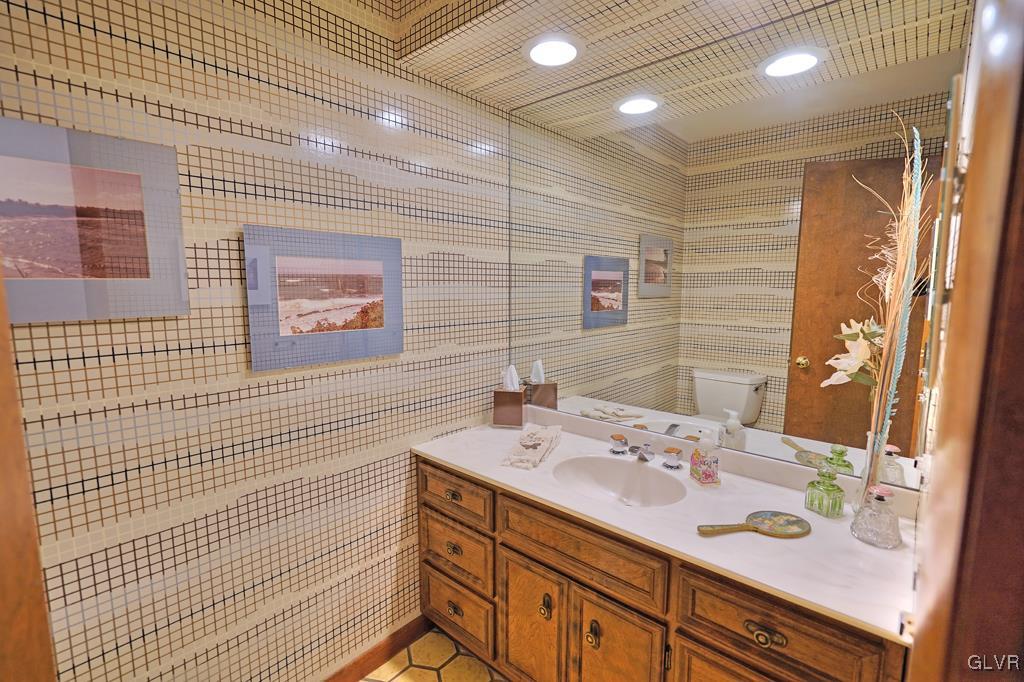 1384 Hampton Road Allentown, PA 18104 - Photo 20 of 37 Gallery Image 20