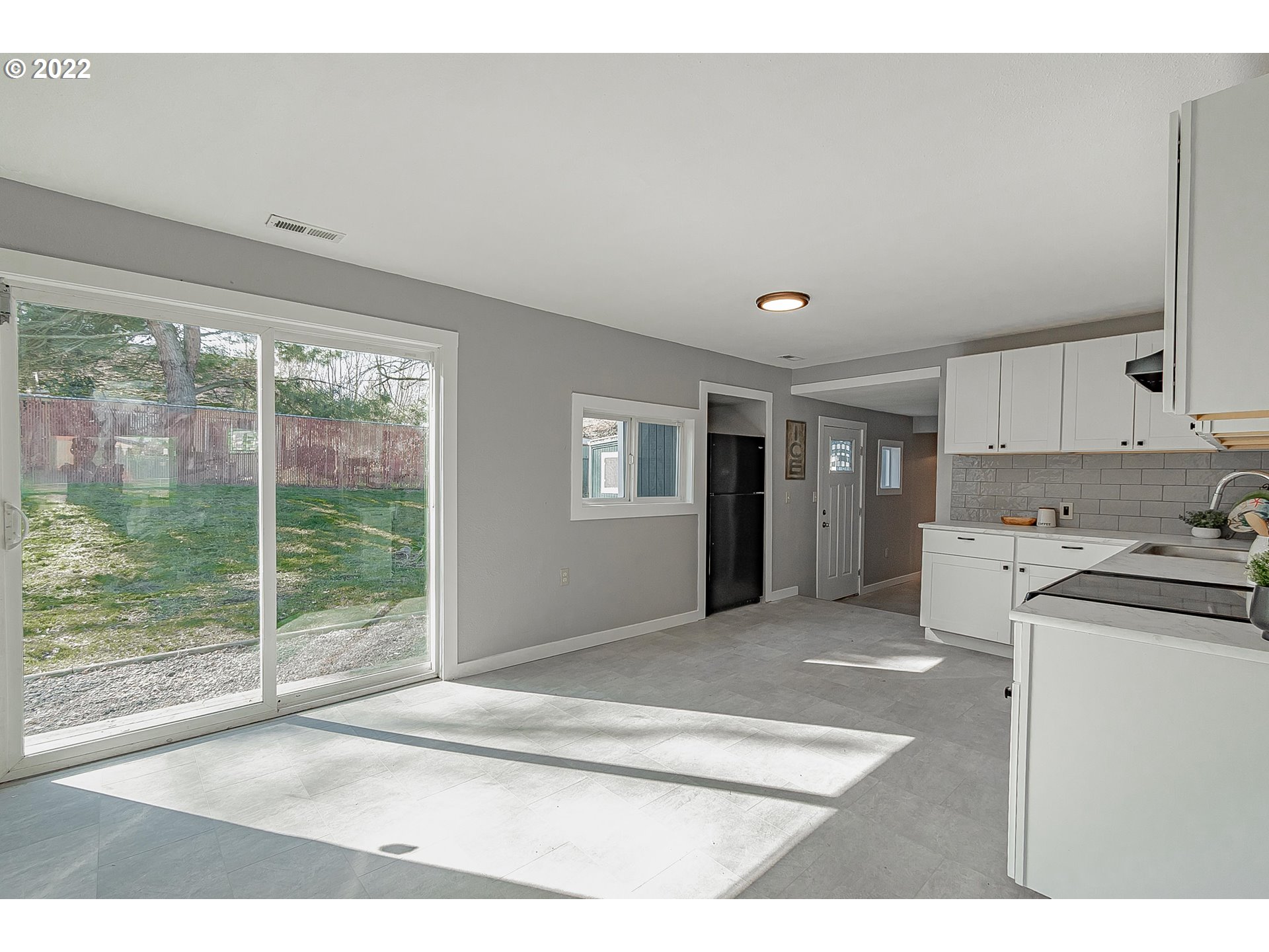 640 Northeast Faloma Road Portland, OR 97211 - Photo 6 of 29 Gallery Image 6