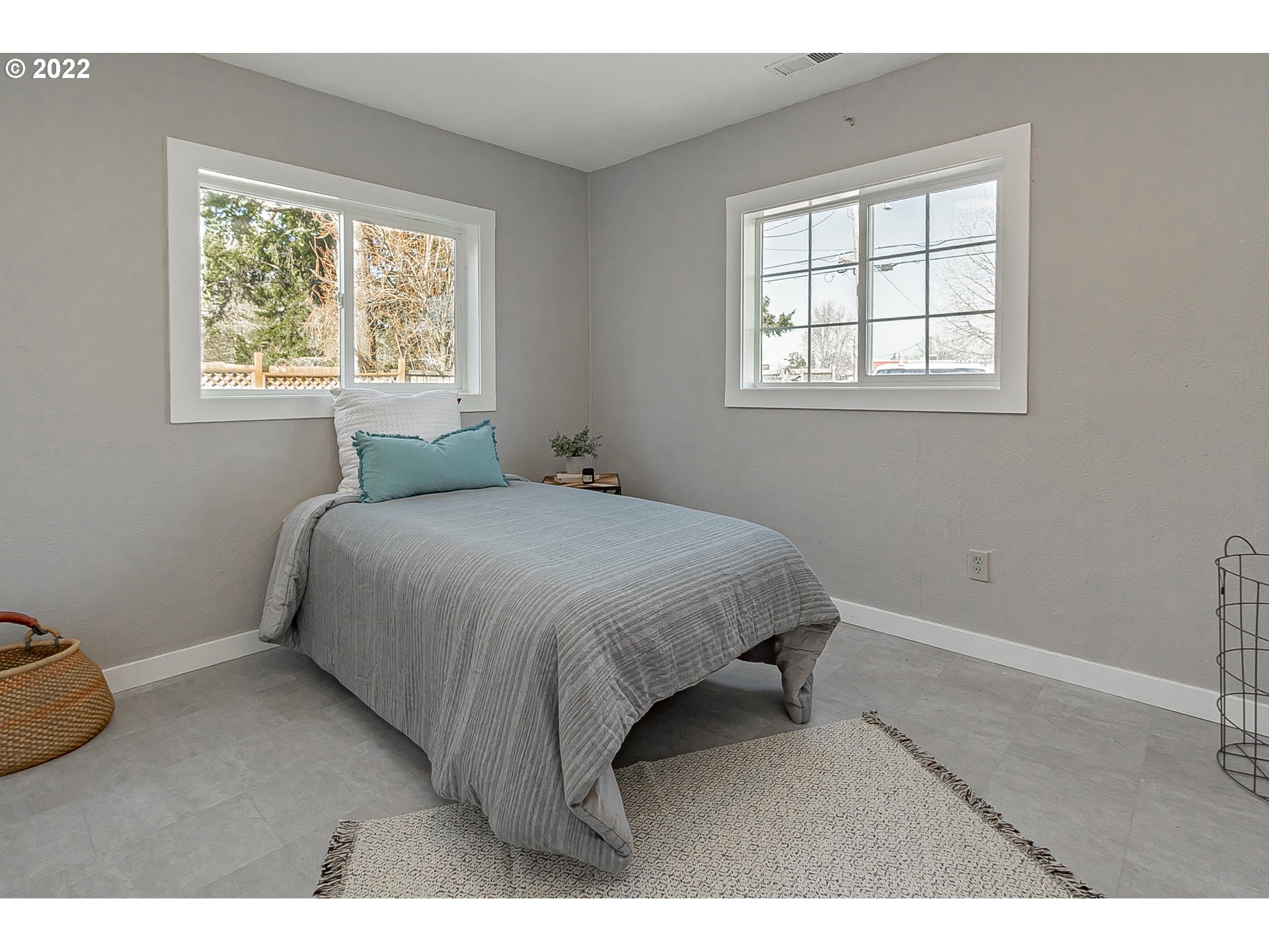 640 Northeast Faloma Road Portland, OR 97211 - Photo 8 of 29 Gallery Image 8