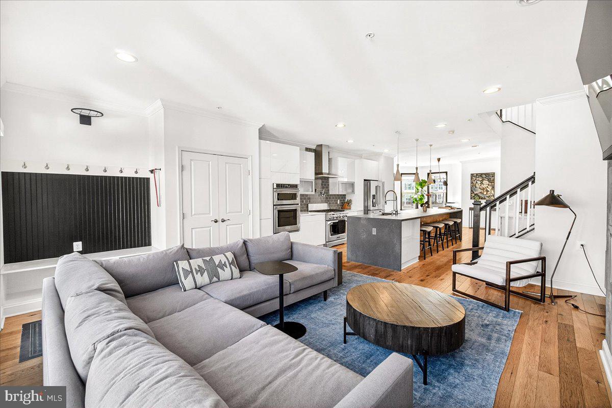 615 Blandwood Road Frederick, MD 21701 - Photo 18 of 80 Living Room