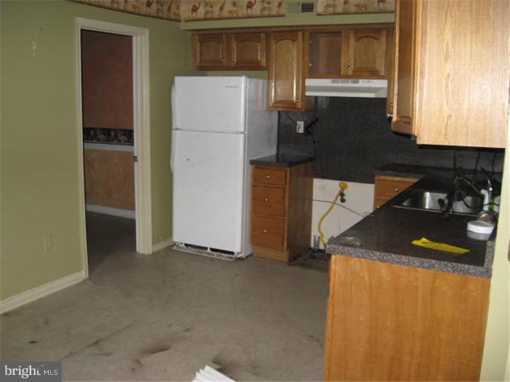 11 Colonial Square Drive Lindenwold, NJ 08021 - Photo 4 of 12