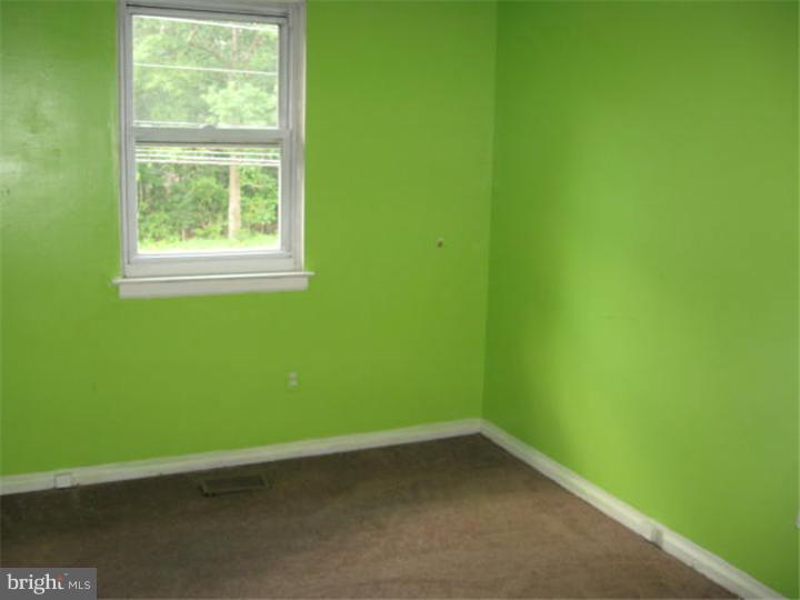 11 Colonial Square Drive Lindenwold, NJ 08021 - Photo 8 of 12