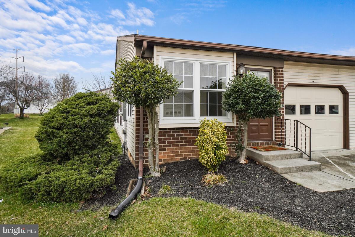7053 Catalpa Road Frederick, MD 21703 - Photo 3 of 43