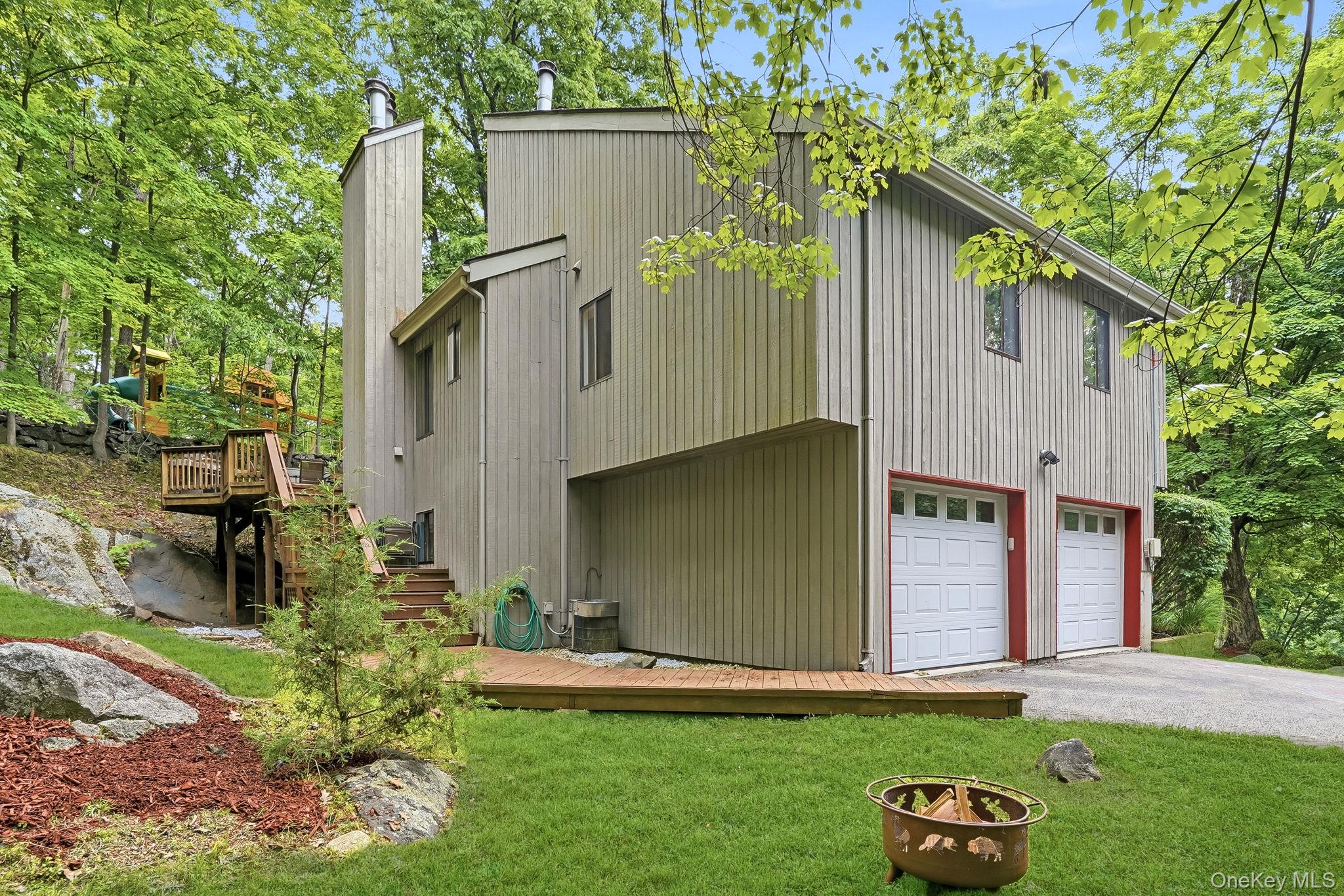 43 Powder Horn Road Cortlandt Manor, NY 10567 - Photo 31 of 35