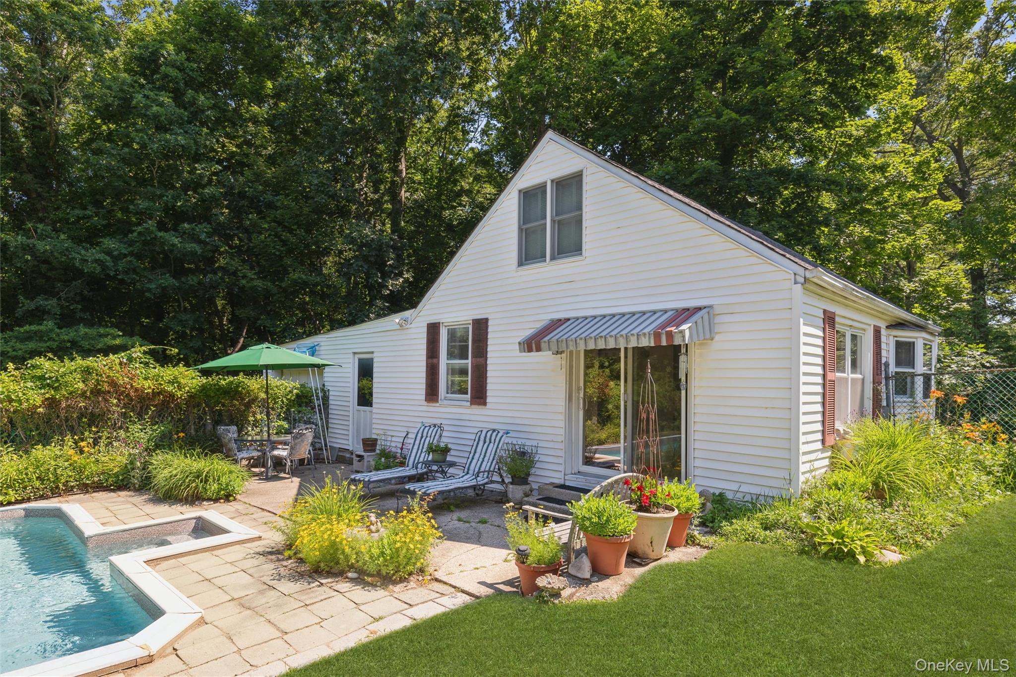 199 North Country Road Port Jefferson, NY 11777 - Photo 29 of 42