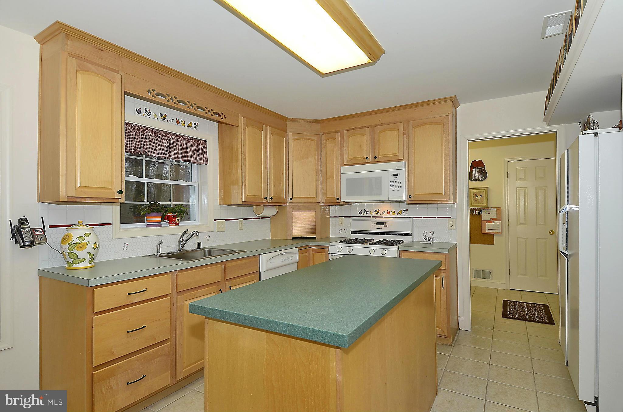 152 Spring Path Arnold, MD 21012 - Photo 4 of 30 Kitchen has a Pantry.