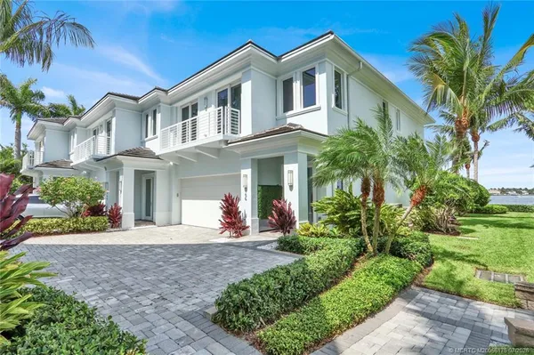 $19,500 | 104 Water Clb Way, Unit 18, North Palm Beach, FL 33408