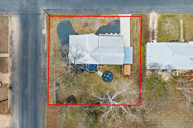 $395,000 | 808 North Crockett Street, Fredericksburg, TX 78624