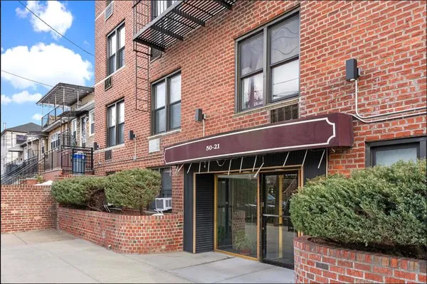 $290,000 | 50-21 39th Place, Unit 5C | Sunnyside