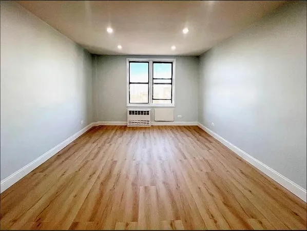 $290,000 | 50-21 39th Place, Unit 5C | Sunnyside