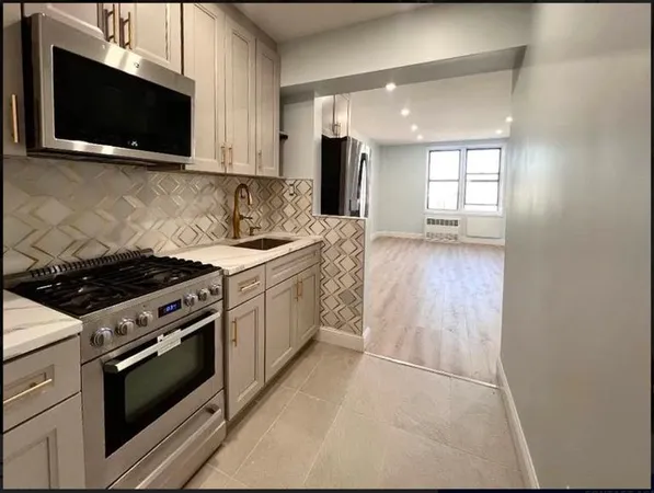 $290,000 | 50-21 39th Place, Unit 5C | Sunnyside