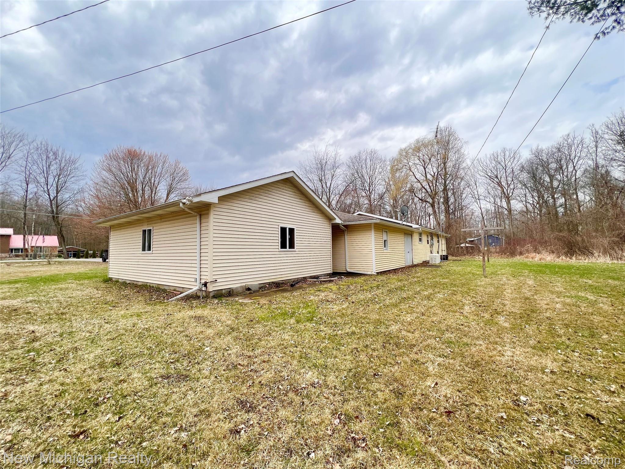 1220 Gary Road Montrose, MI 48457 - Photo 6 of 17 717E51B4-344C-4AFE-9D61-9139952CB91B.jpeg